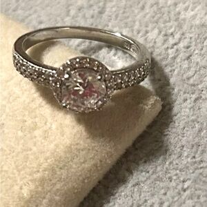 925 Sterling Silver  Cubic Zirconia Solitaire With Accents Ring Sz 7
